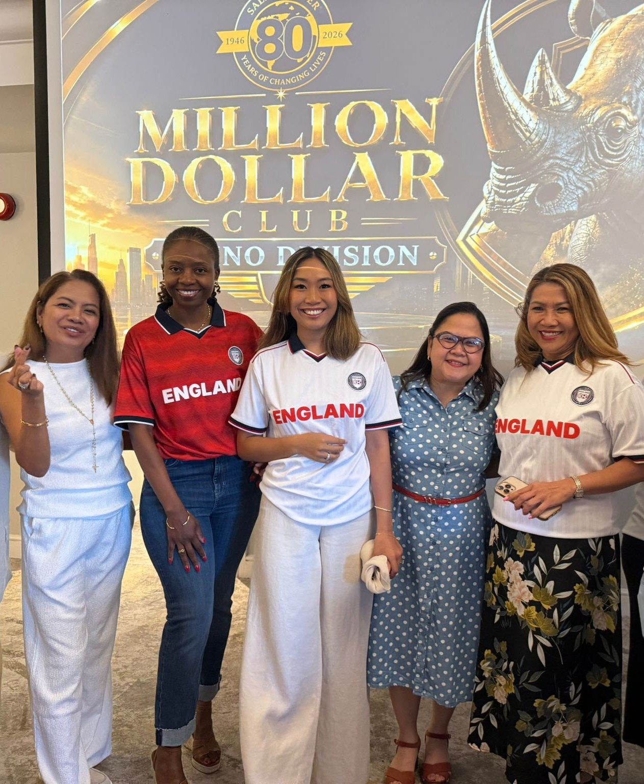 Saladmaster Million Dollar Club dealers in England jerseys at the 80 Years anniversary event
